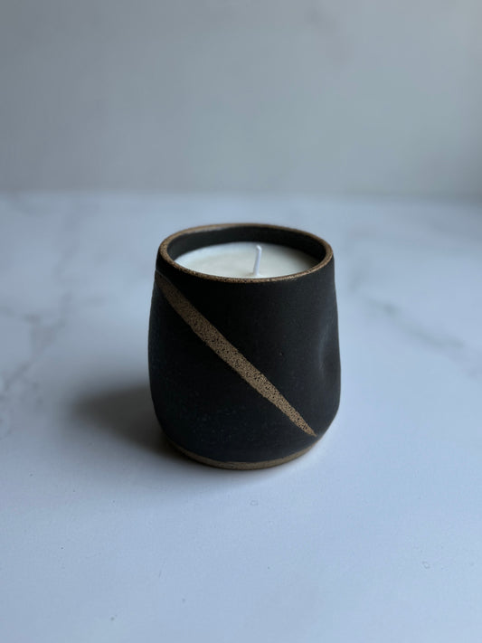 Handmade candle- black diagonal (lemon)