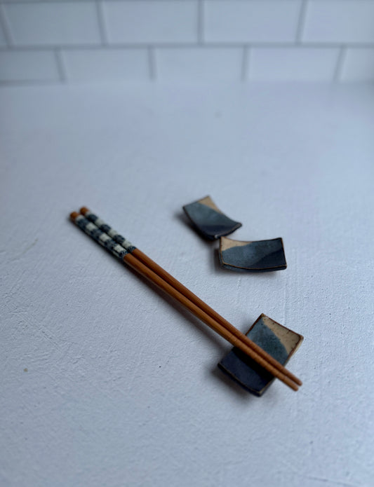 Indigo chopstick holder