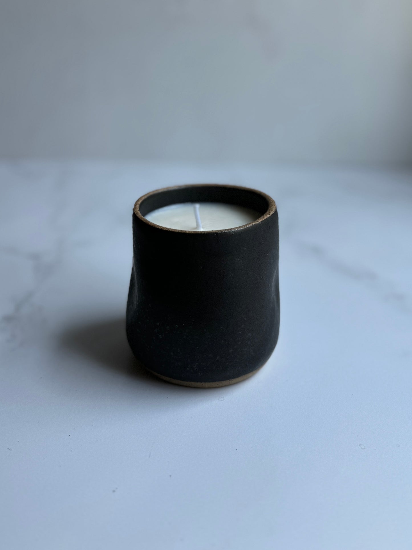 Handmade candle- black diagonal (lemon)