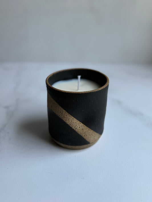 Handmade candle- black diagonal (coconut)